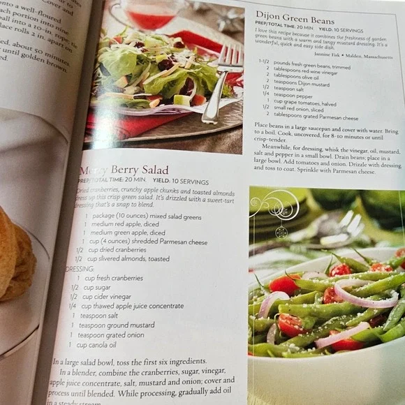 Taste of Home Christmas 2009 Cookbook Hardcover 300+ Recipes ISBN 9780898217339 - Picture 3 of 4